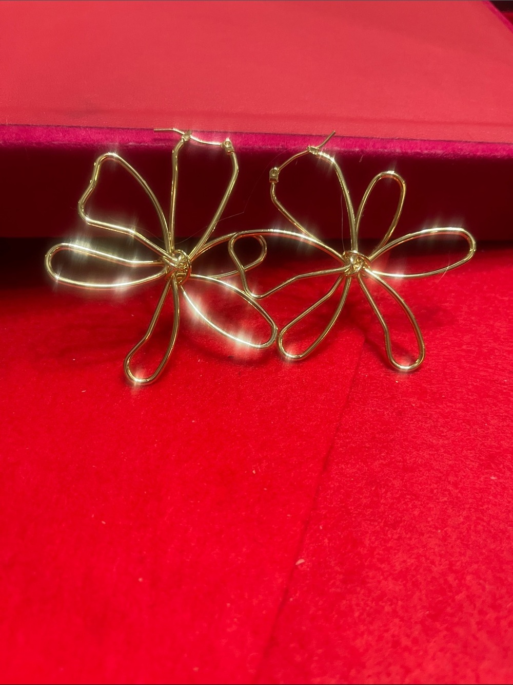 Gold Wire Flower Hoop pierced Earrings - Floral Statement